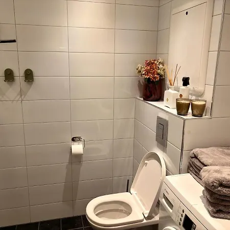 In Building, Close To The Train Station Daire Bergen