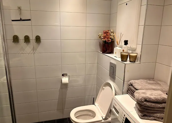 In Building, Close To The Train Station Apartament Bergen